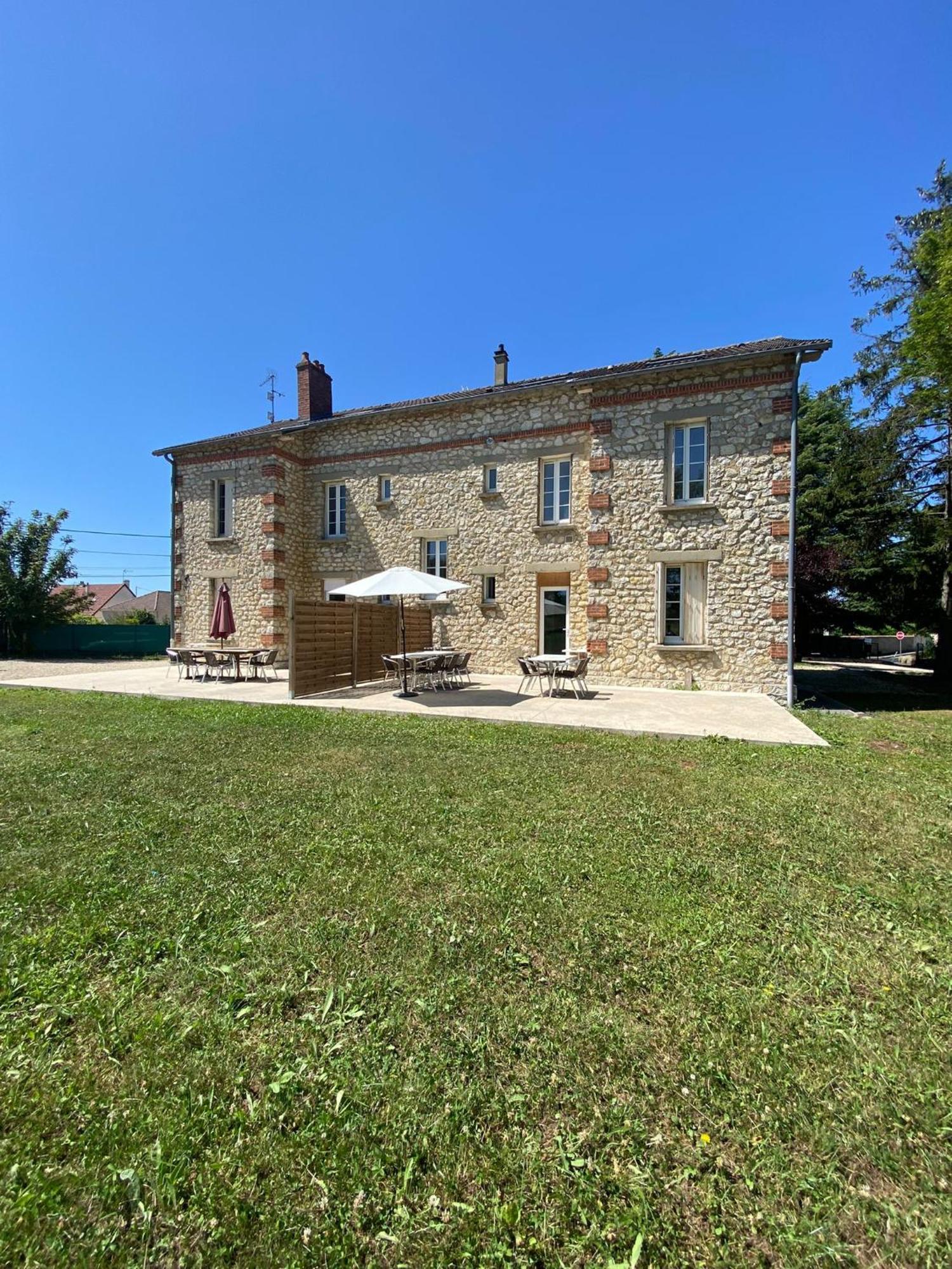 Manoir En Pierre Chartres Hotel ภายนอก รูปภาพ